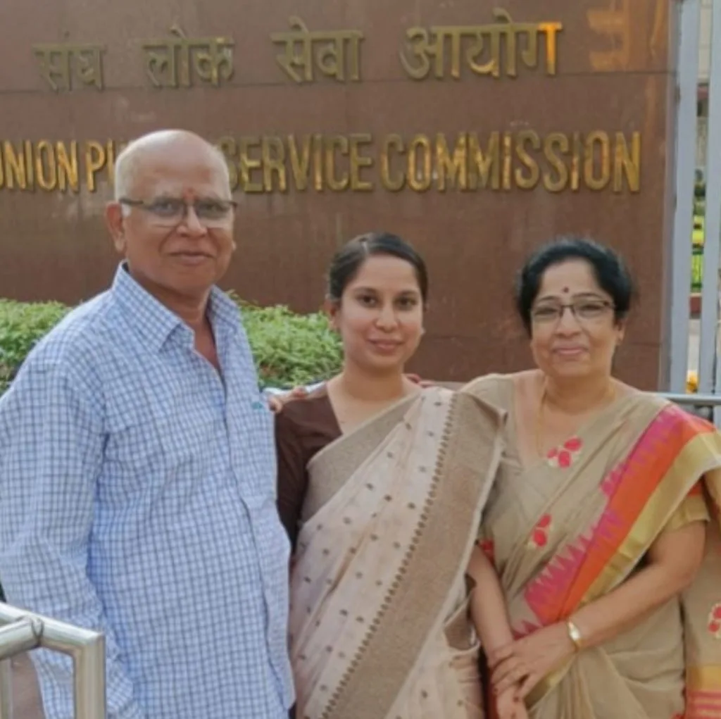 PIYUSH KUMAR IAS With Her Parents