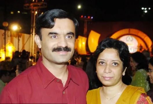 nitin kareer ias With Her Wife