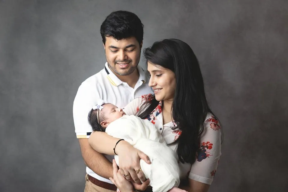 DEVANSH YADAV IAS With His Wife and childrens