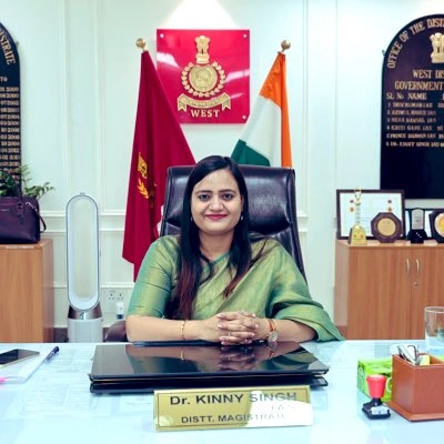 Dr. KINNY SINGH IAS